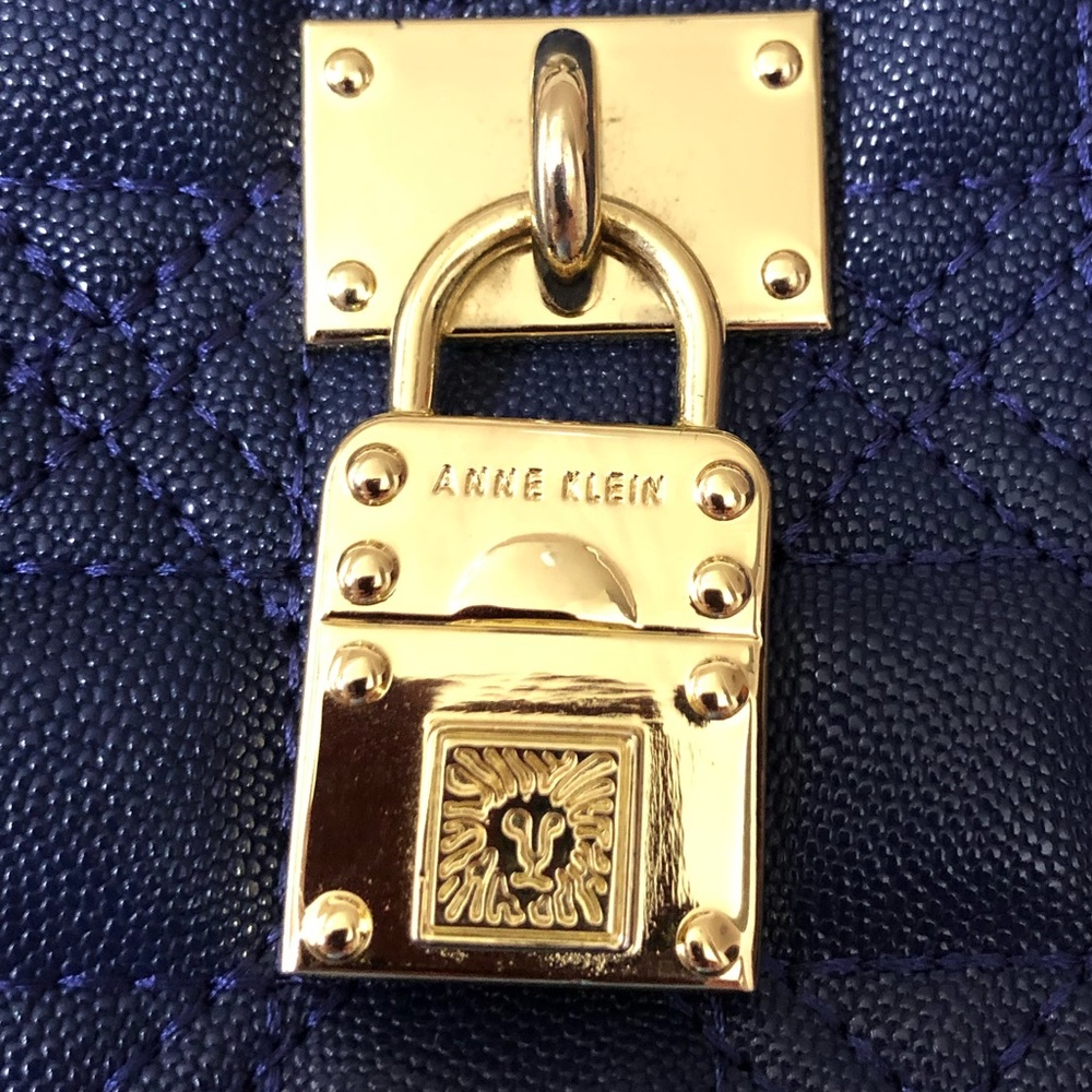 💕Host Pick - Anne Klein Top Zipper Satchel w/GoldTone Accents & Double Handles - Picture 2 of 9